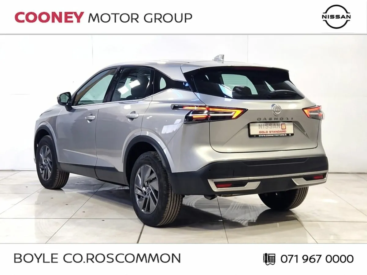 Nissan Qashqai 1.3 PET MILD HYBRID SV WARM PACK DE - Image 3