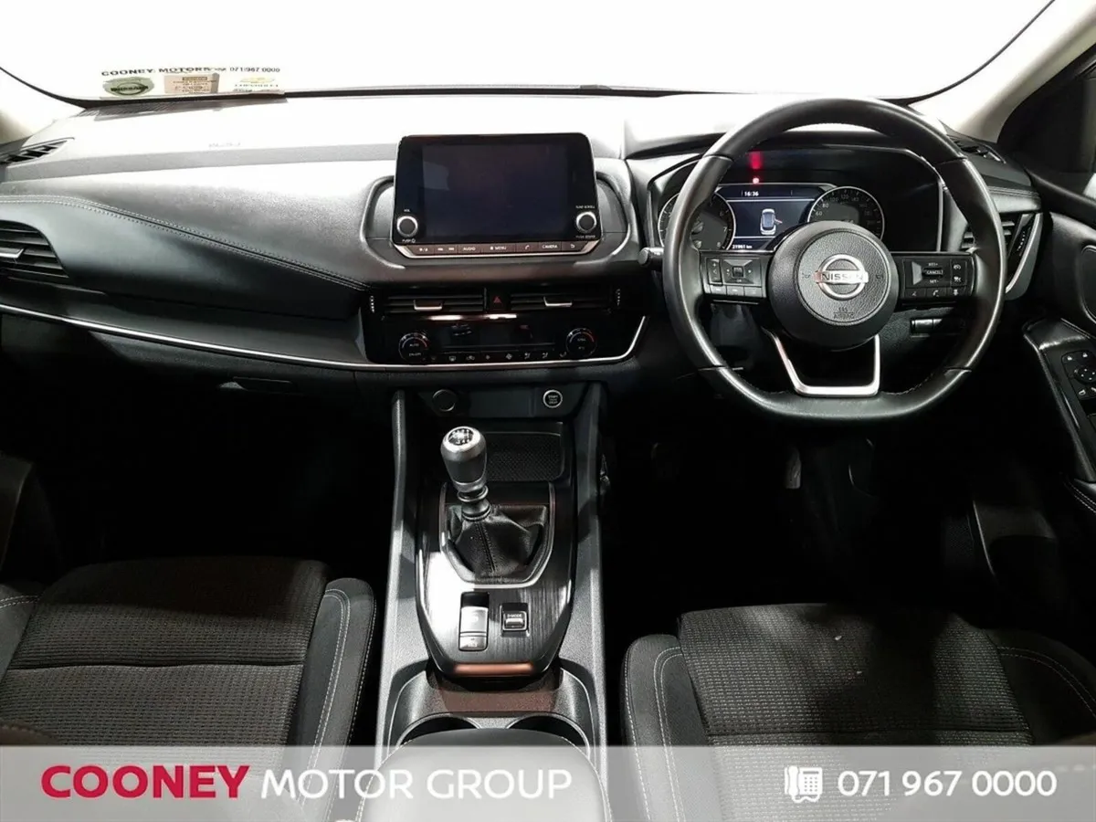 Nissan Qashqai 1.3 PET SV GLASS ROOF & RAILS - Image 2
