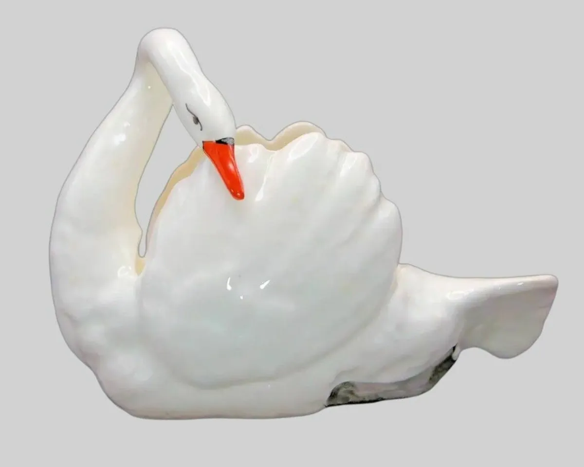 Pair of 1930s Czechoslovakian Swans - Image 2