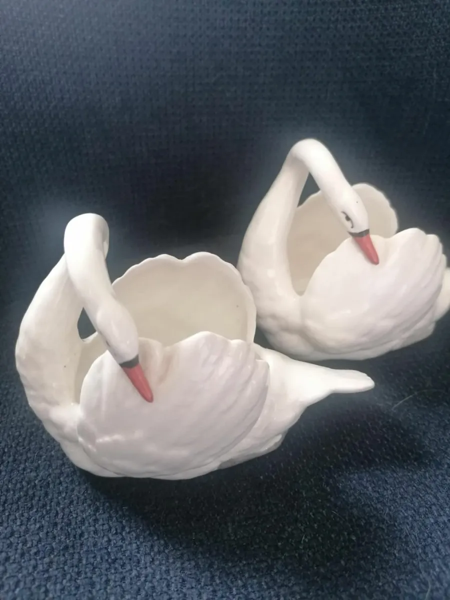 Pair of 1930s Czechoslovakian Swans - Image 3