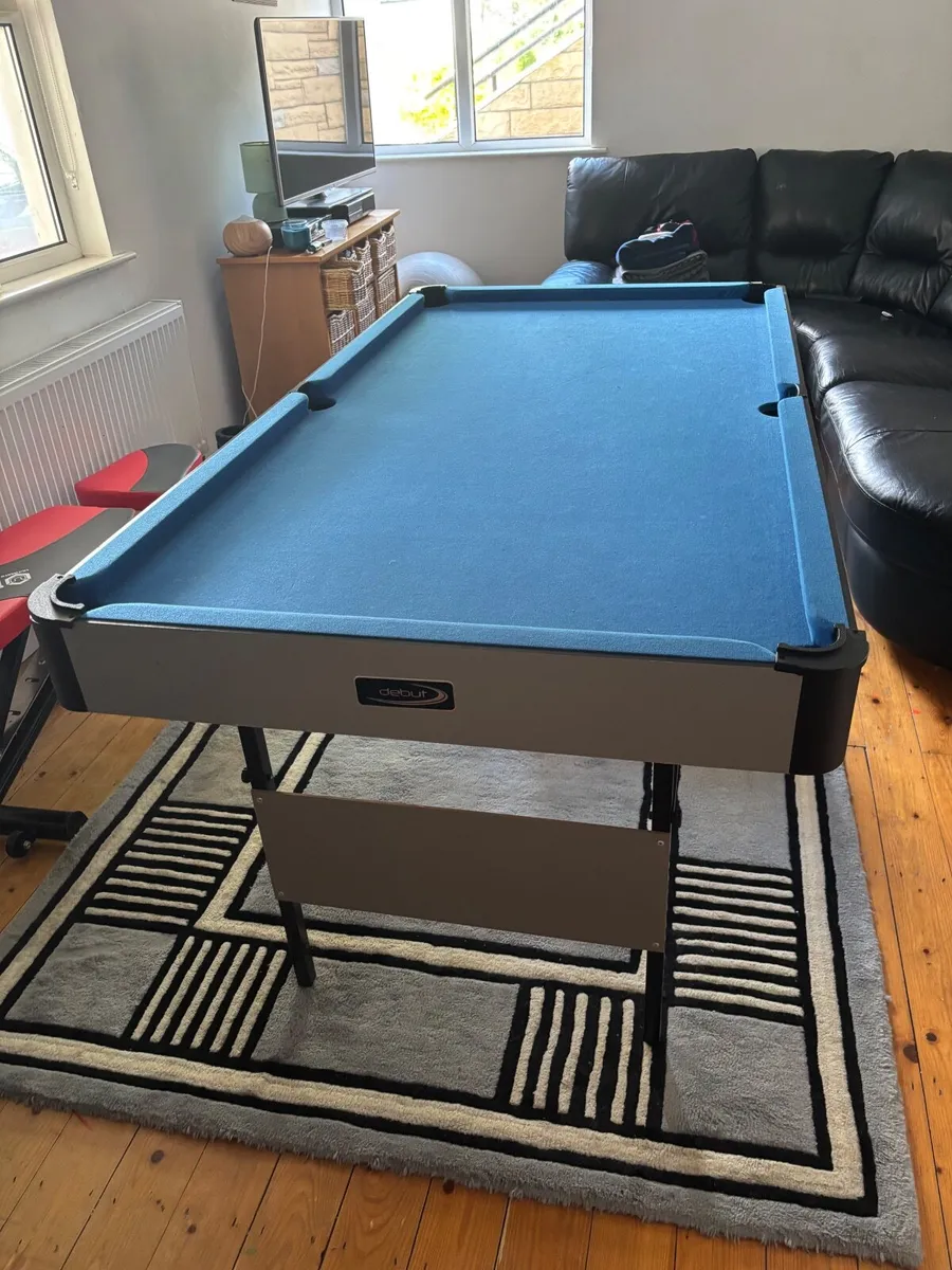 Pool table