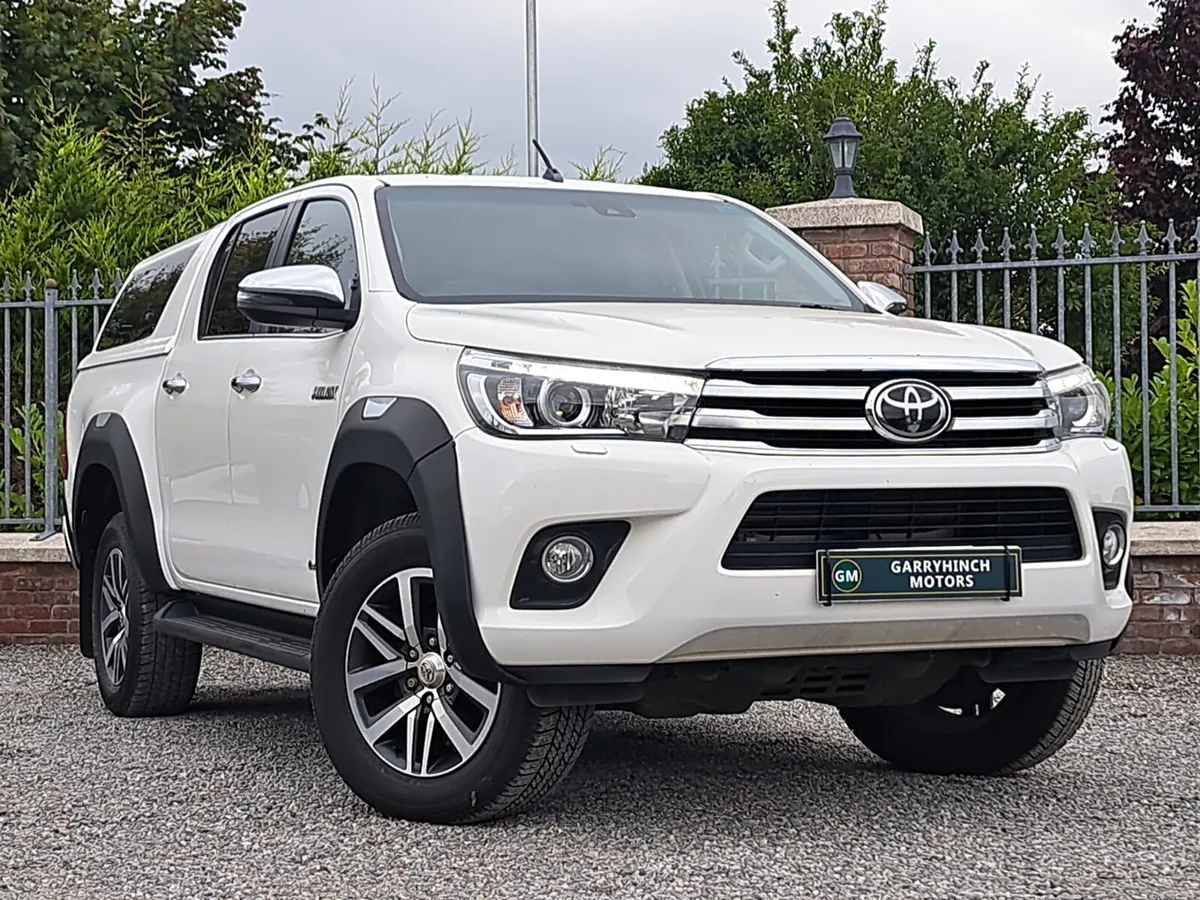 Toyota Hilux Invincible Crewcab 2.4 Diesel Manual - Image 1