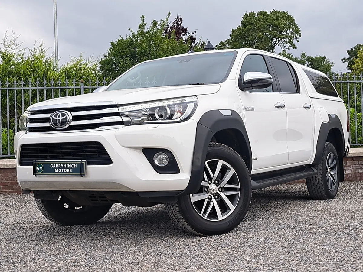 Toyota Hilux Invincible Crewcab 2.4 Diesel Manual - Image 2