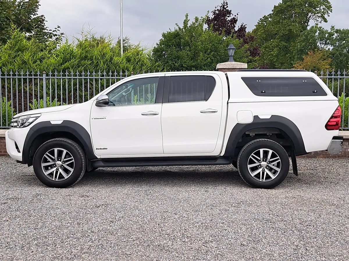 Toyota Hilux Invincible Crewcab 2.4 Diesel Manual - Image 4