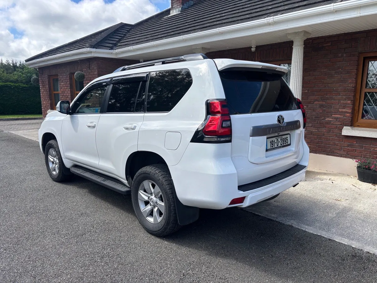 Toyota Land Cruiser - Image 3