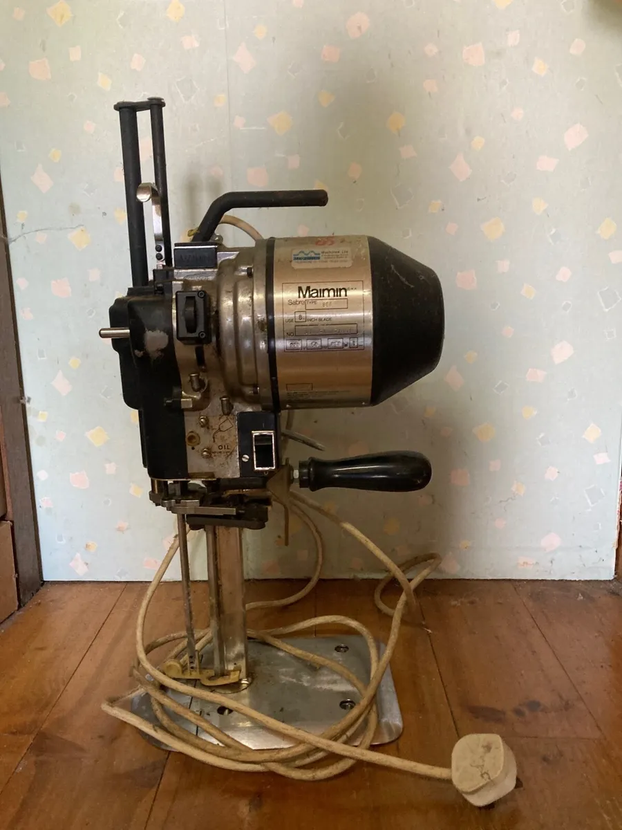Cutting machine - Image 1