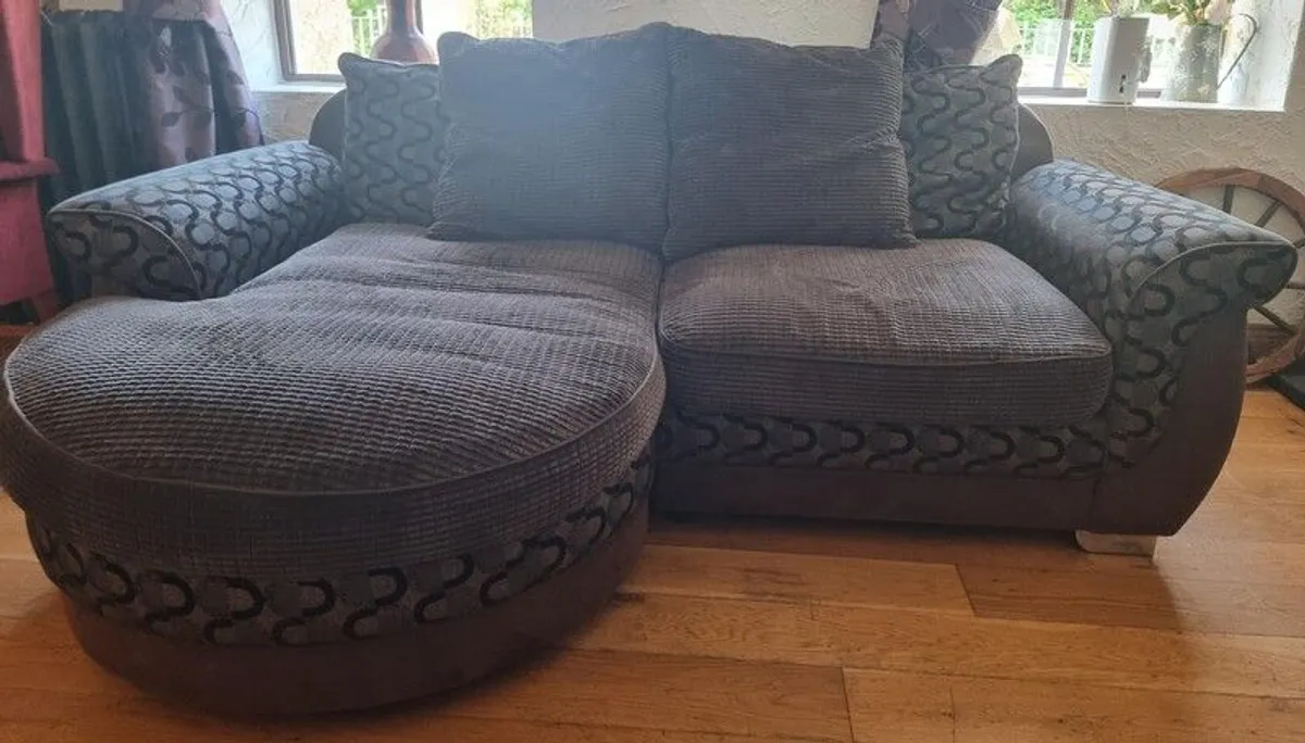 2 Seater Sofa - Image 2