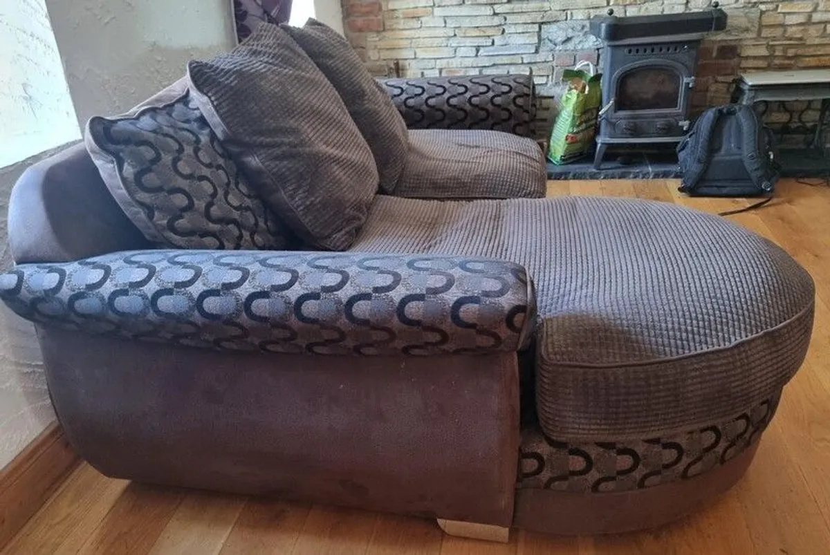 2 Seater Sofa - Image 3