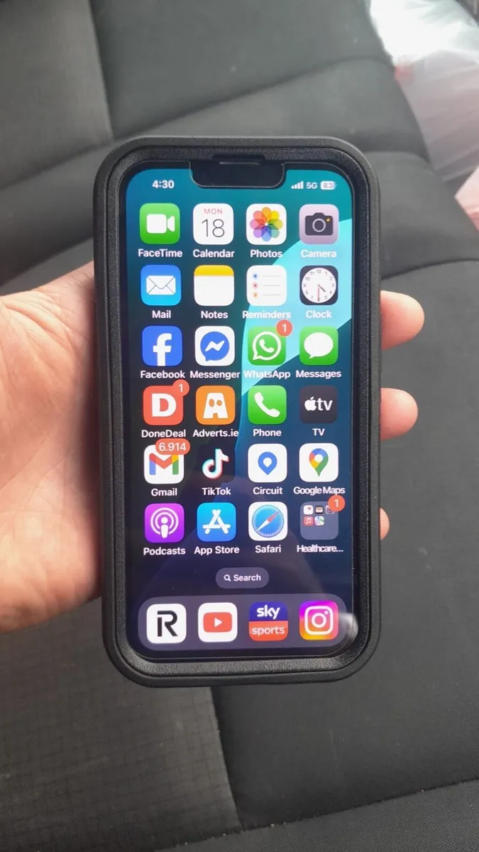 iPhone 13 sim free 128G. Black mint condition box - Image 4