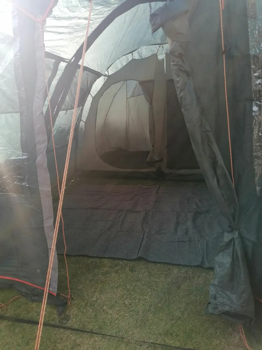 Tent - Image 4