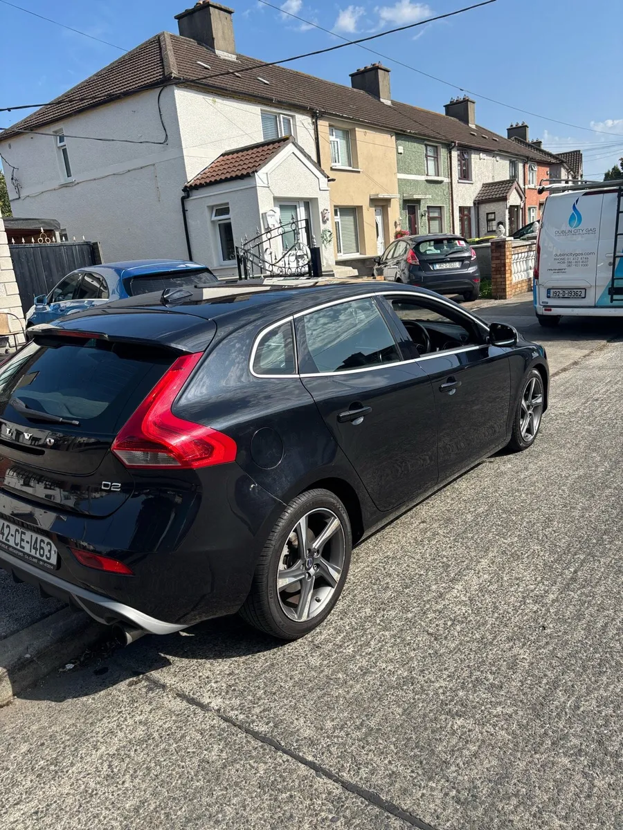 Volvo v40 r design - Image 3