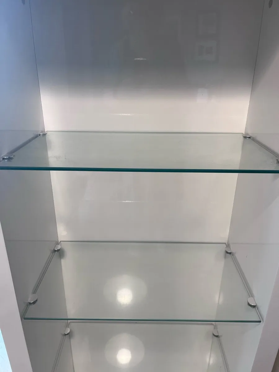 Display Shelving - Image 3