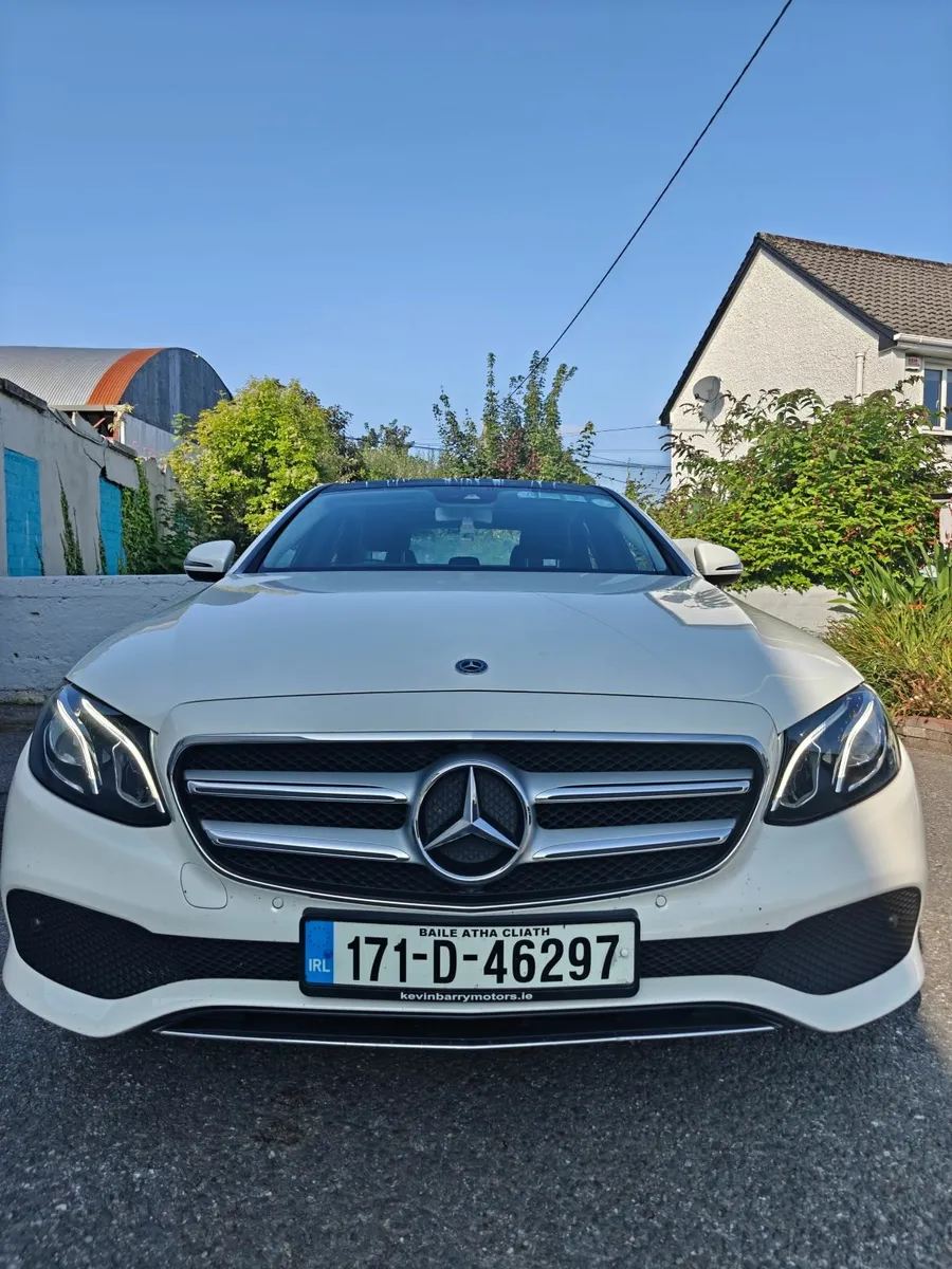 Mercedes-Benz  E220d Premium+ - Image 4