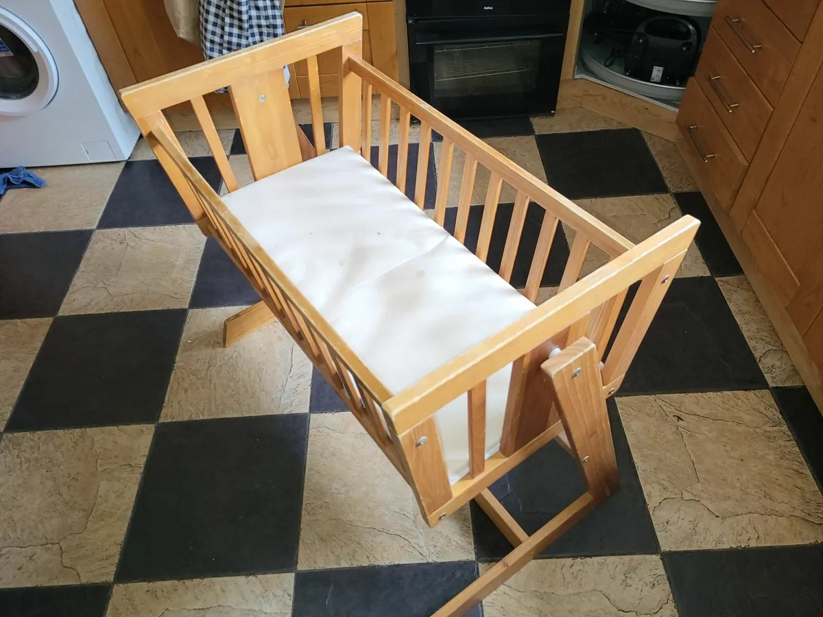 Baby cradle - Image 3