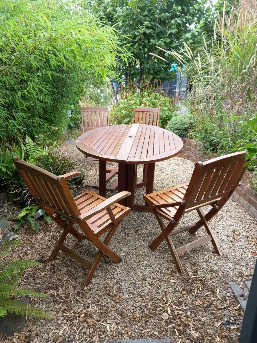 Teak garden furniture (for upcycling/repair) - Image 1