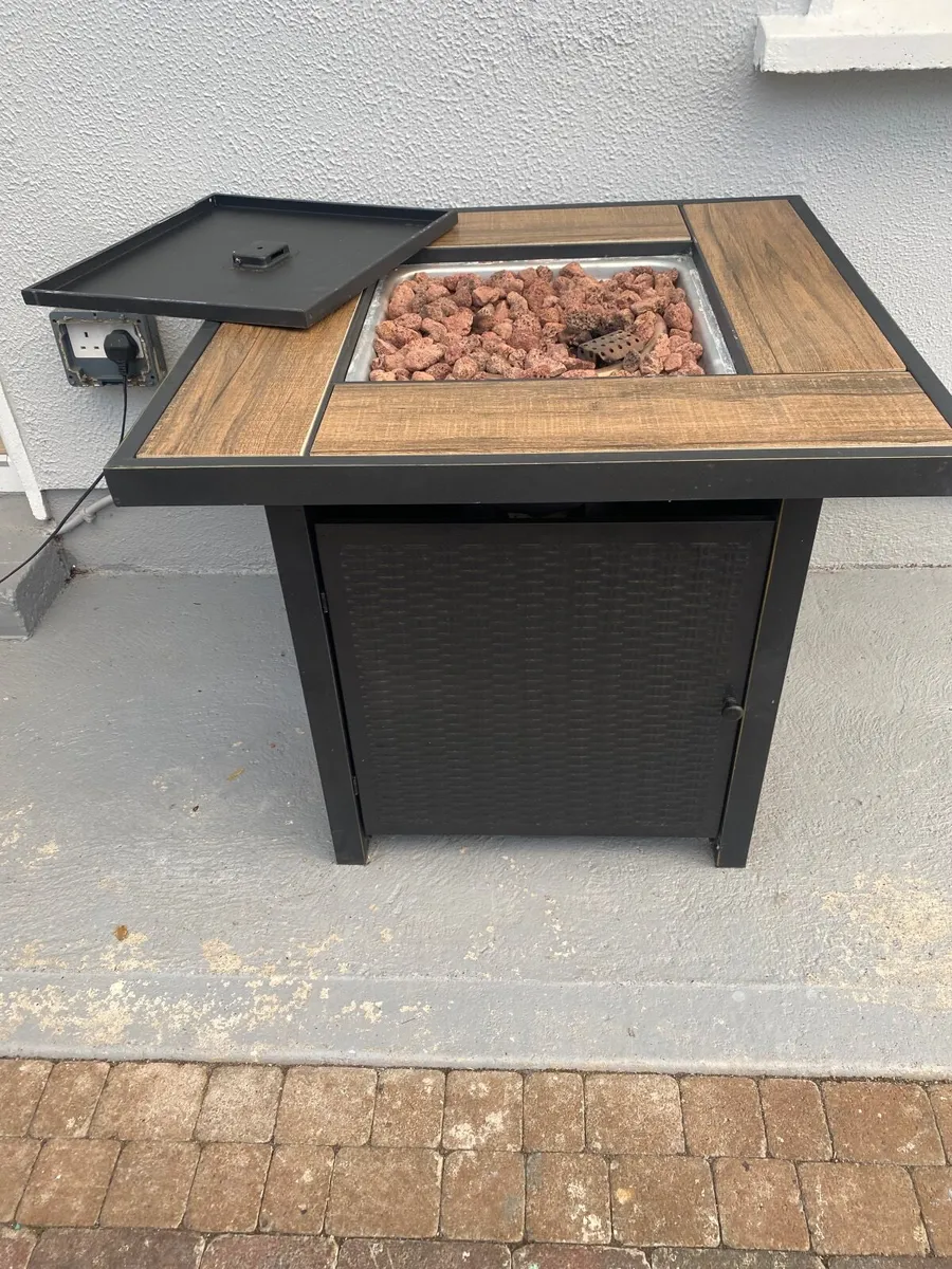 An outdoor gas heater - Image 2