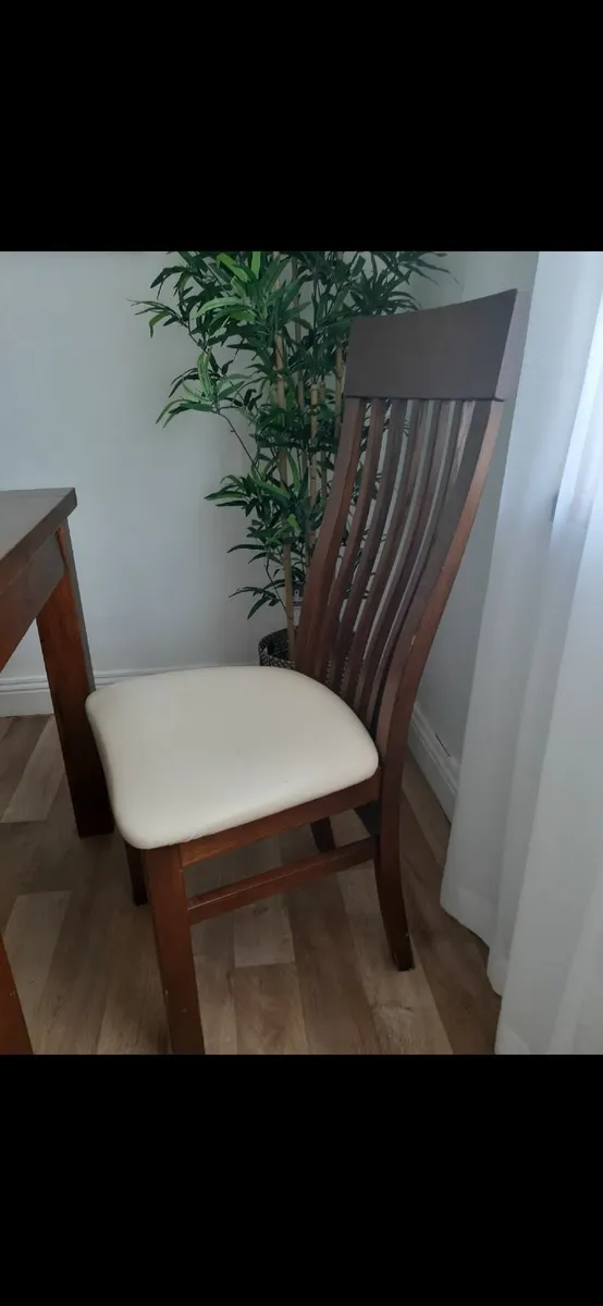 Dining table and 6 chairs - Image 2