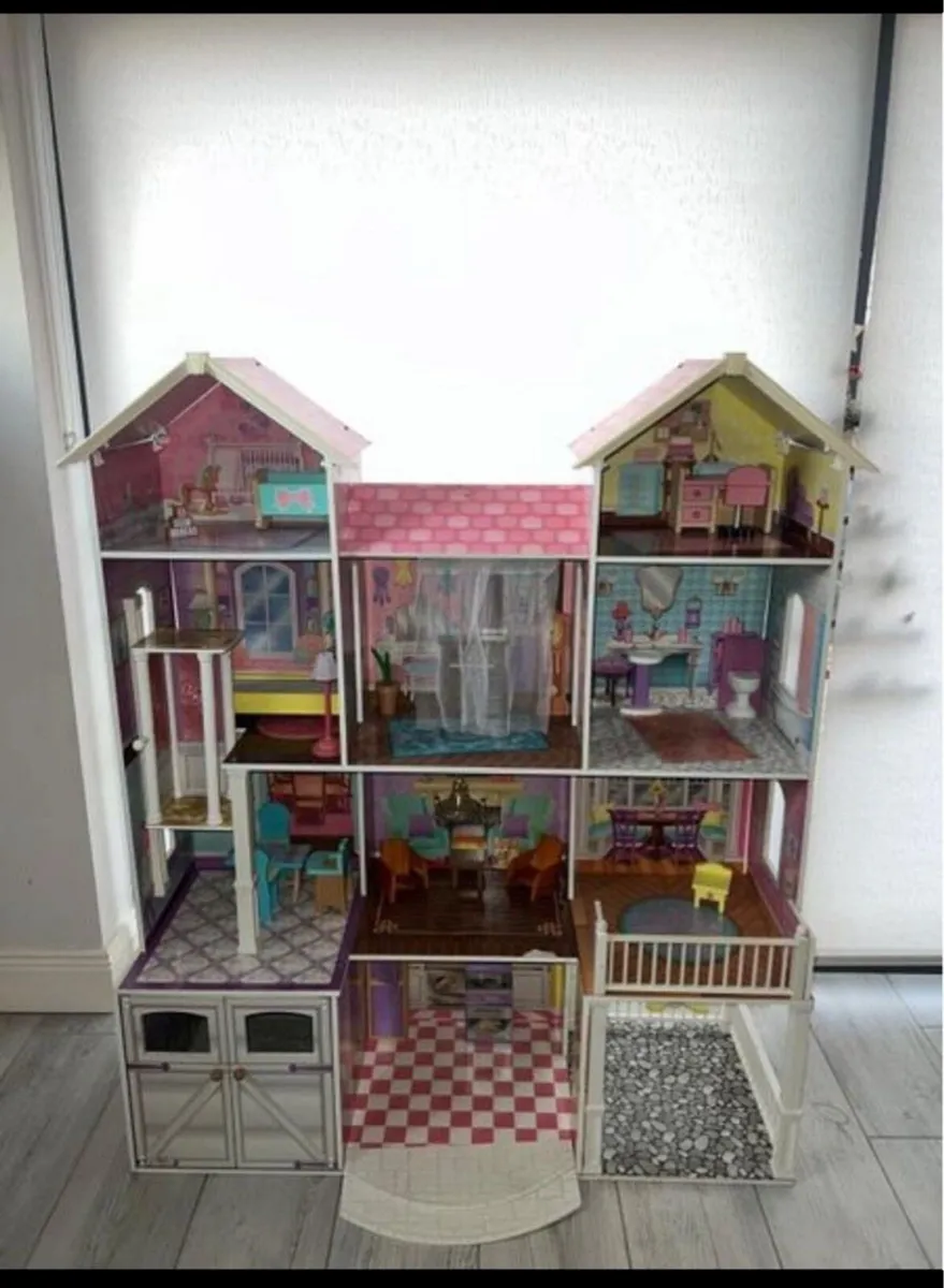 Dolls House - Image 1