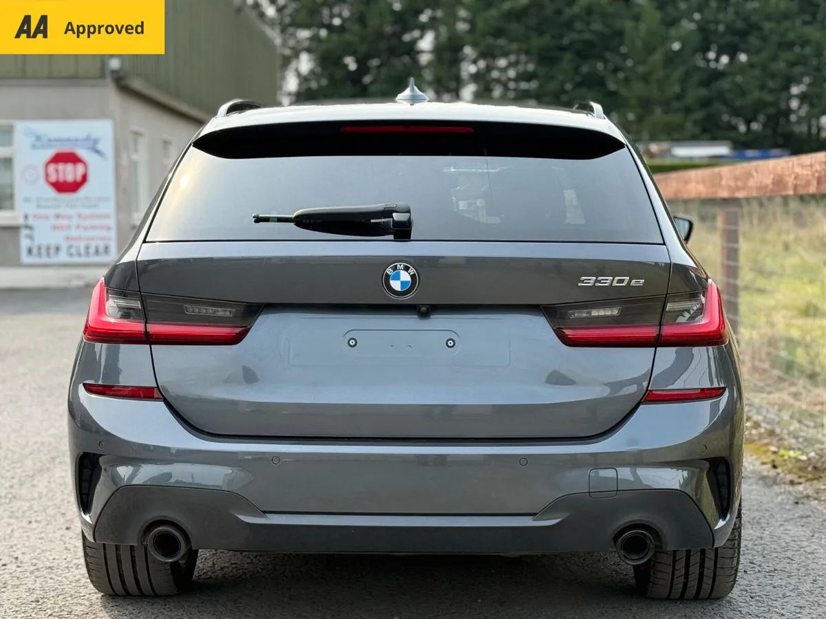 🌟 BMW 330e 2021 🌟 - Image 4