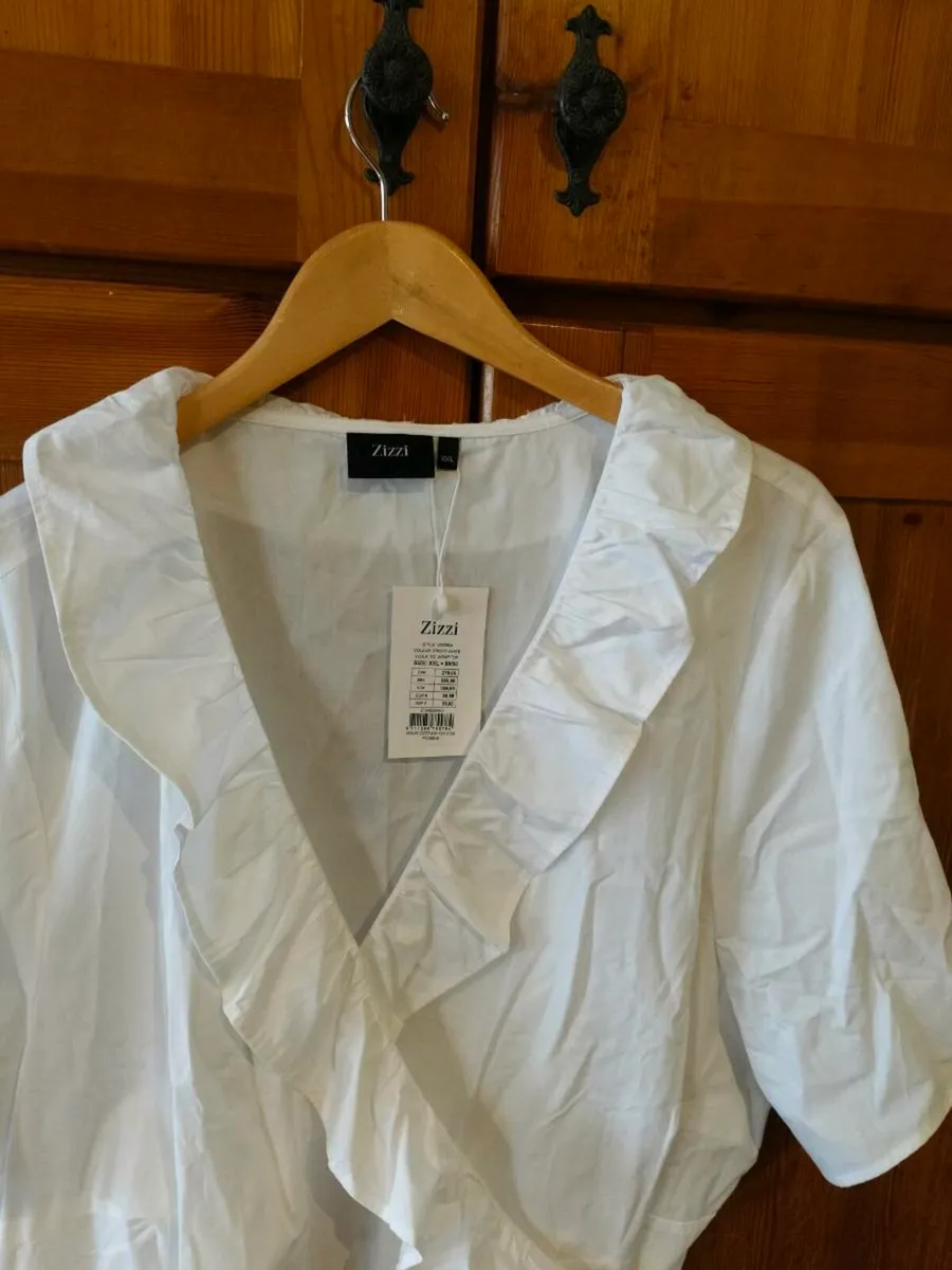 Ladies pure white Zizzi wrapover shirt. New with t - Image 2