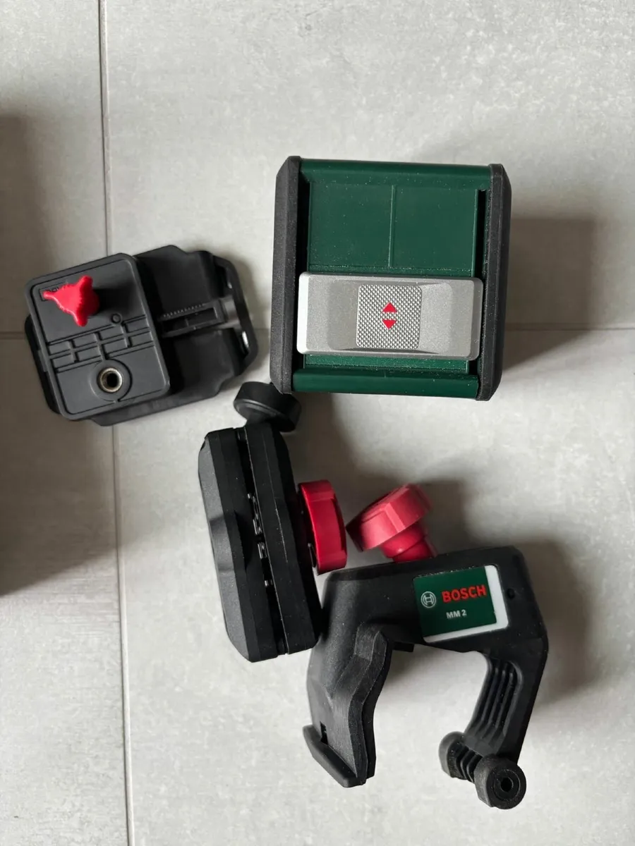 Bosch Cross line Laser Quigo with Universal clamp - Image 2