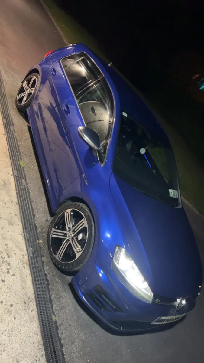 2016 Golf R - Image 2