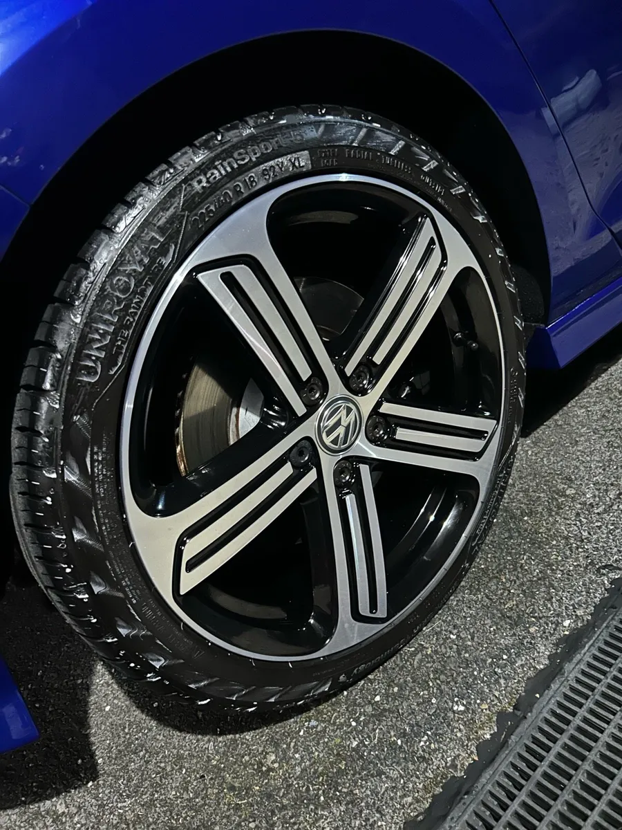 2016 Golf R - Image 4