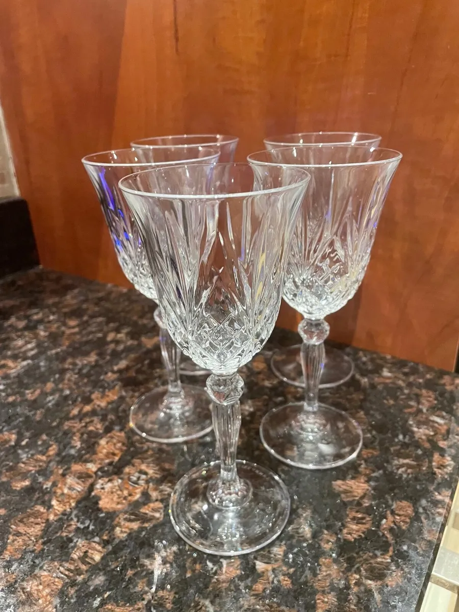 Killarney Crystal Wine Glasses - Image 1