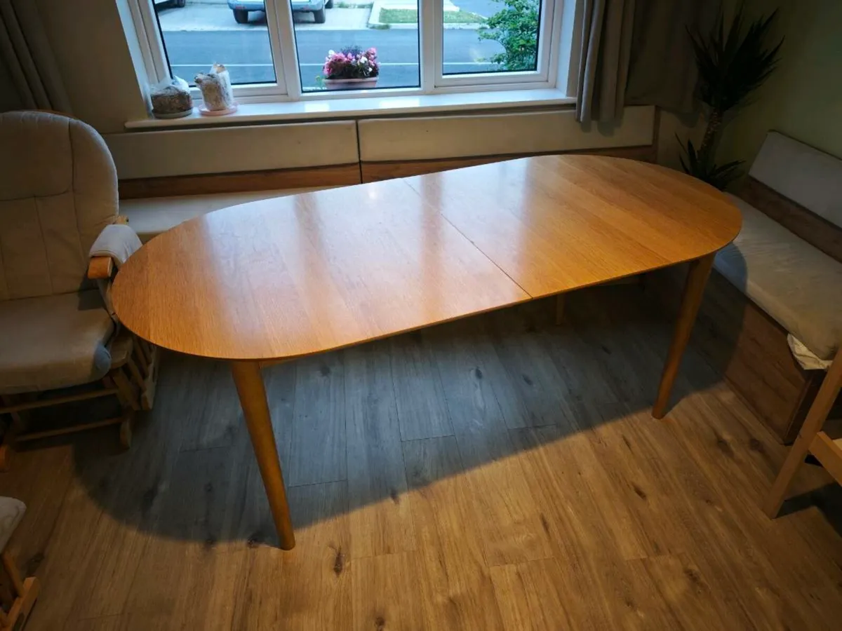 Dining table - Image 1