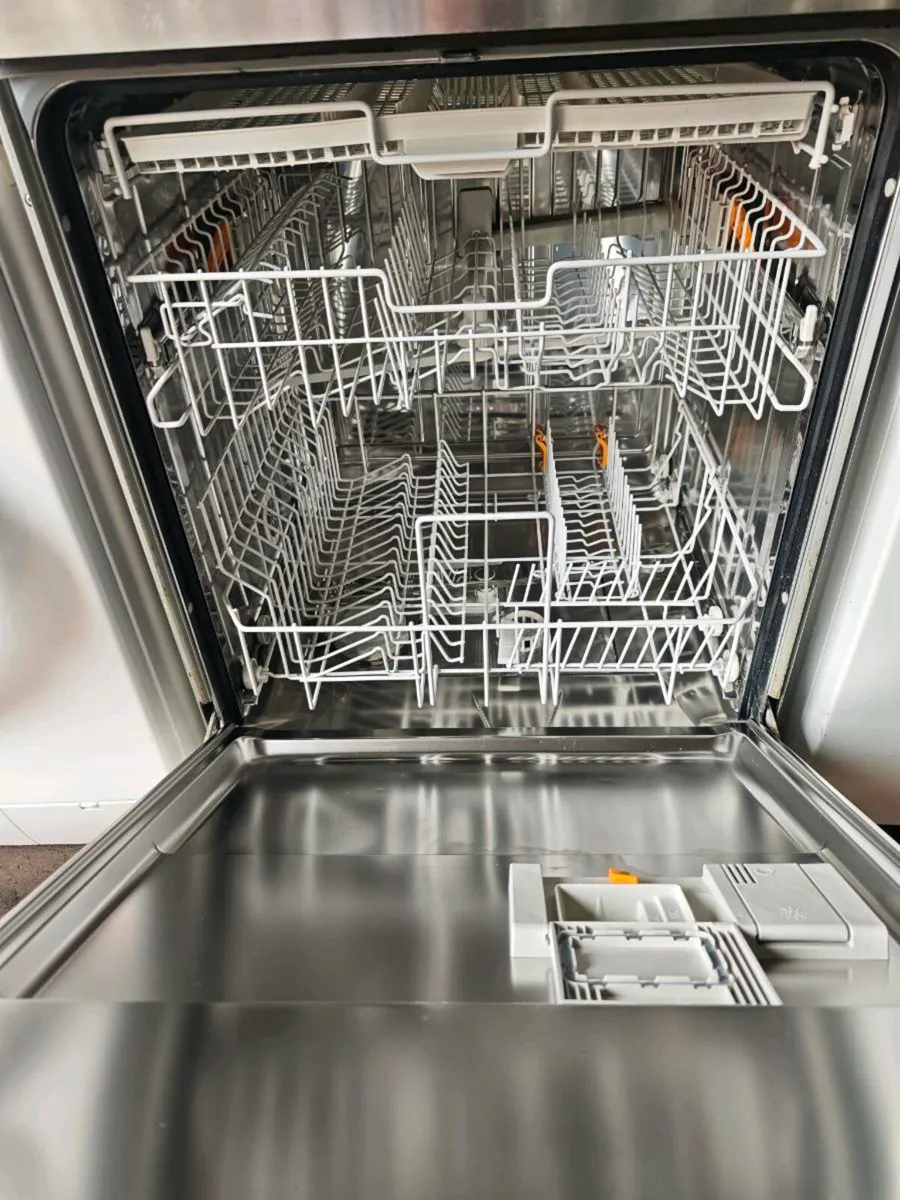 Miele dishwasher - Image 1