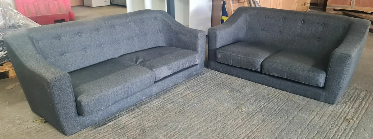 Set of 2 Sofas (missing the top legs ) - Image 1