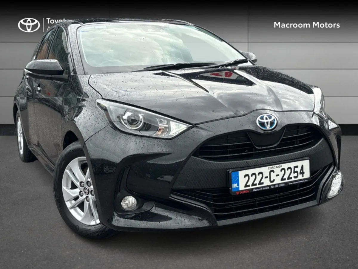 Toyota Yaris 1.5 HYBRID LUNA 4DR AUTO - Image 1