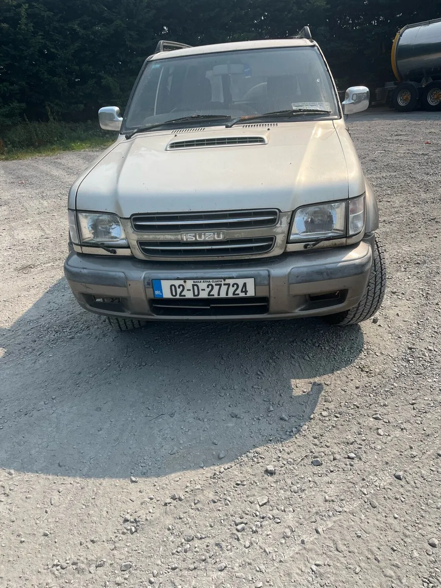 Isuzu trooper 3.1 - Image 1