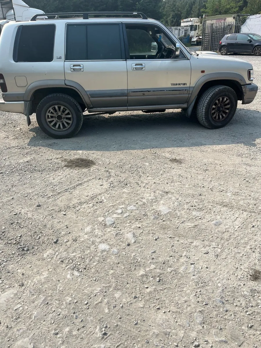 Isuzu trooper 3.1 - Image 3