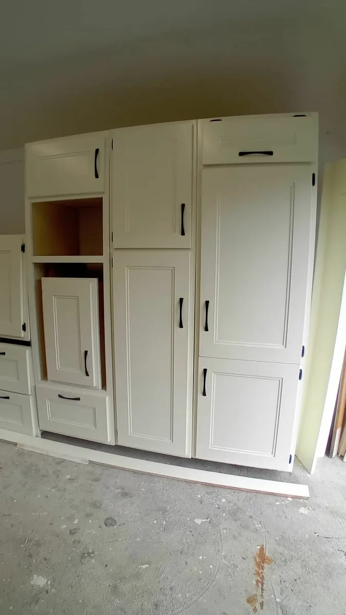 Cream Coloured Kitchen - Image 3