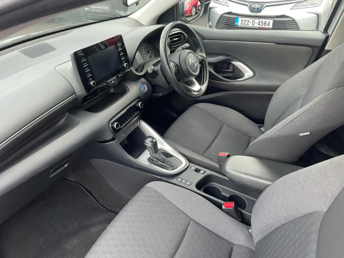 Toyota Yaris 1.5 Hybrid Luna 5dr - Image 4
