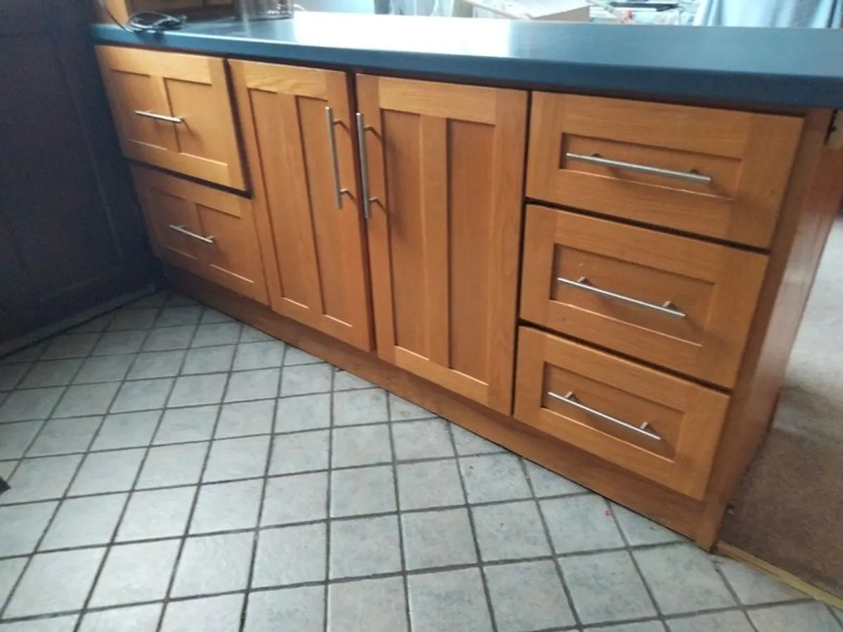 Small Shaker style galley kitchen - Image 1
