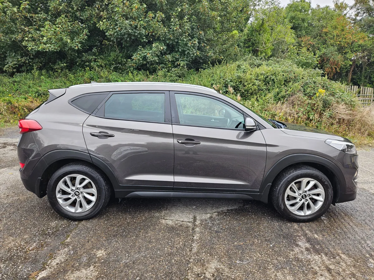 Hyundai Tucson 2016 1.7 diesel low mileage - Image 3