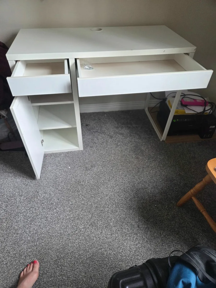 Desk - Image 4