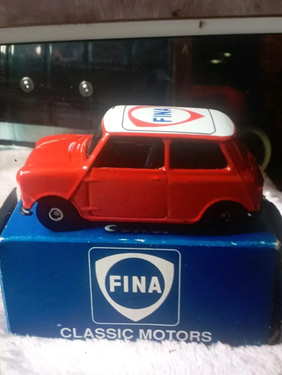 CORGI FINA MINI COOPER CLASSIC DIECAST MODLE - Image 2