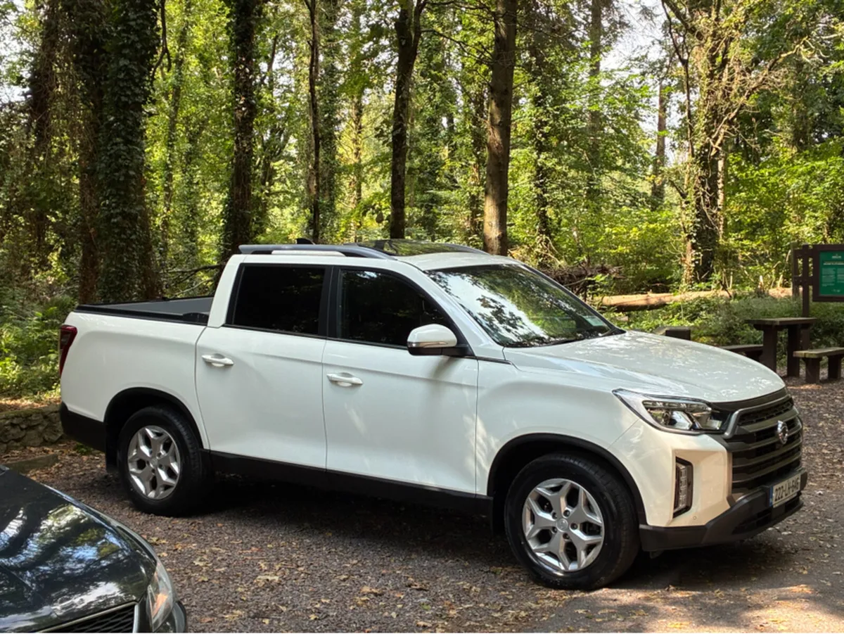 KGM Musso 2.2 PICK UP 5 SEATER 4WD TOP SPEC SUNROO - Image 3