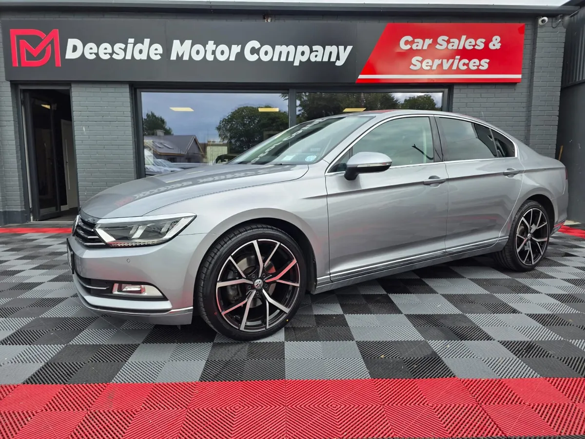 Volkswagen Passat 2019  HIghline 2.0 - Image 3