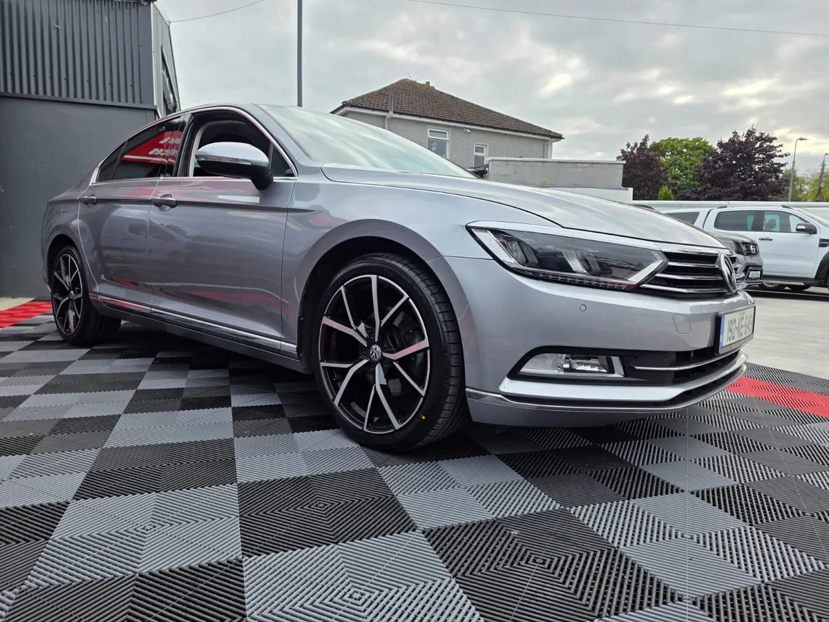 Volkswagen Passat 2019  HIghline 2.0 - Image 4