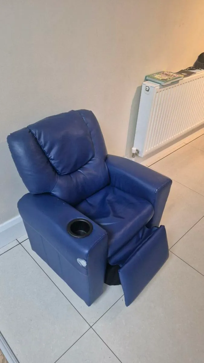Kids recliner chair - Image 2