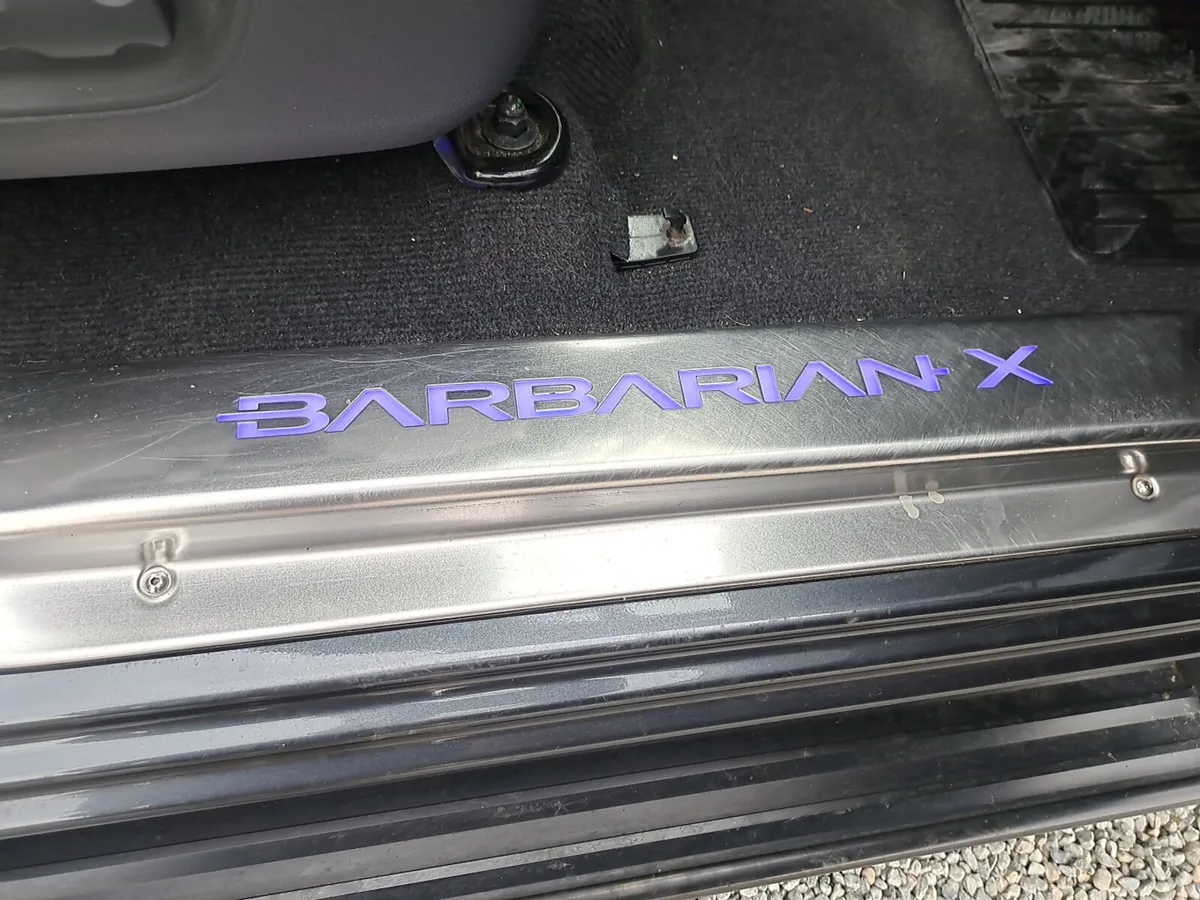 Mitsubishi L200 Barbarian Model Crewcab 2.3 Diesel - Image 4