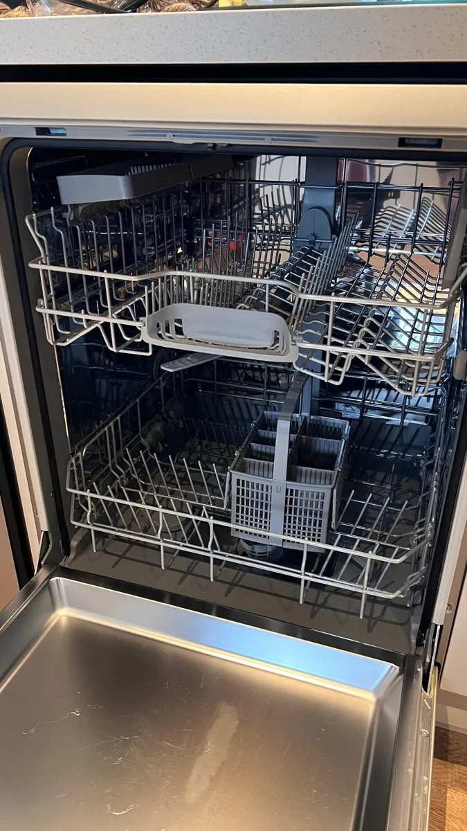 Bosch Serie 2 Dishwasher - Image 2