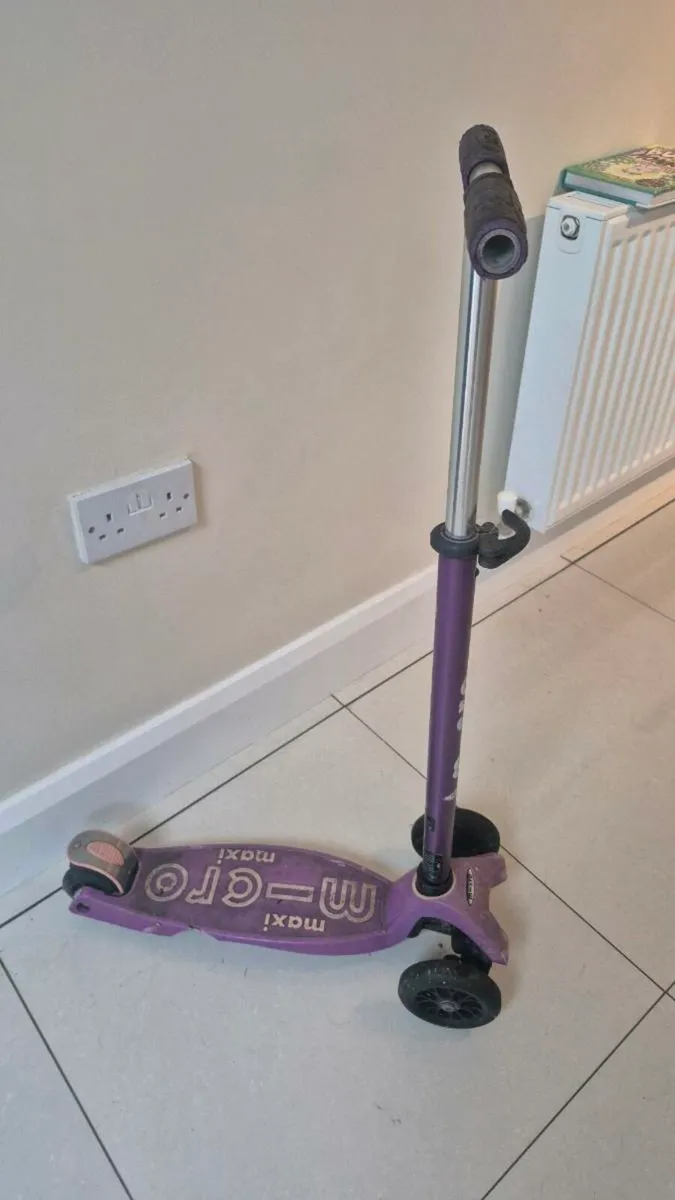Kids scooter - Image 1
