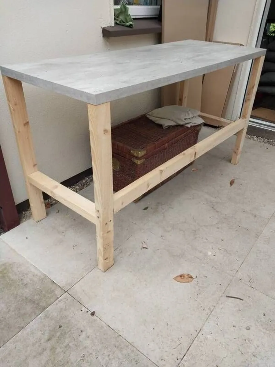 work table - Image 1