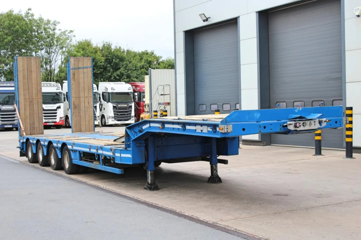 2015 FAYMONVILLE 4 AXLE EXTENDABLE 9FT WIDE LOADER - Image 1