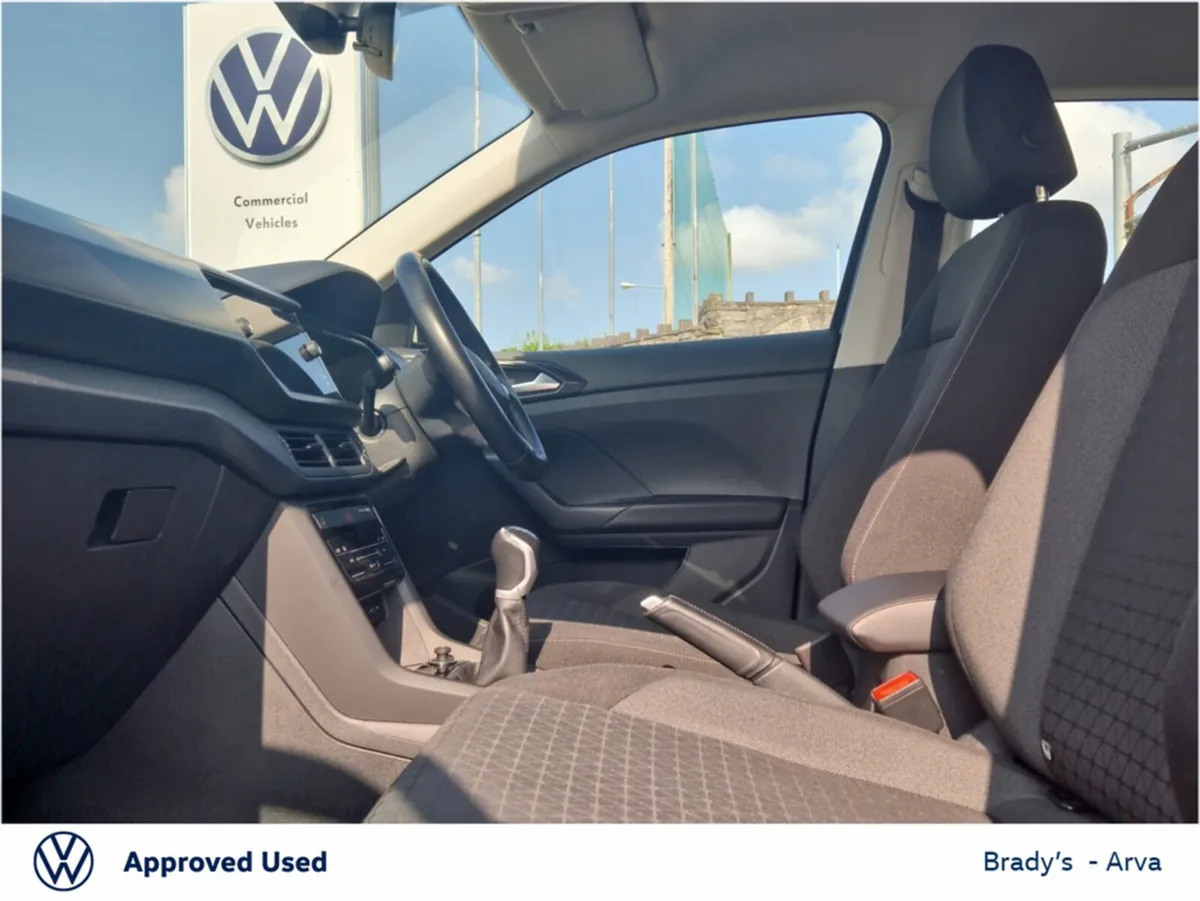Volkswagen T-Cross LIFE 1.0 TSI MANUAL 5SPEED 95BH - Image 4